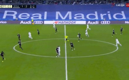 1642972197412074603.gif